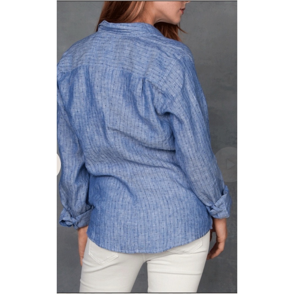 FRANK & EILEEN BARRY BLUE LINEN TOP WITH MINI FLOWERS - Picture 3 of 11